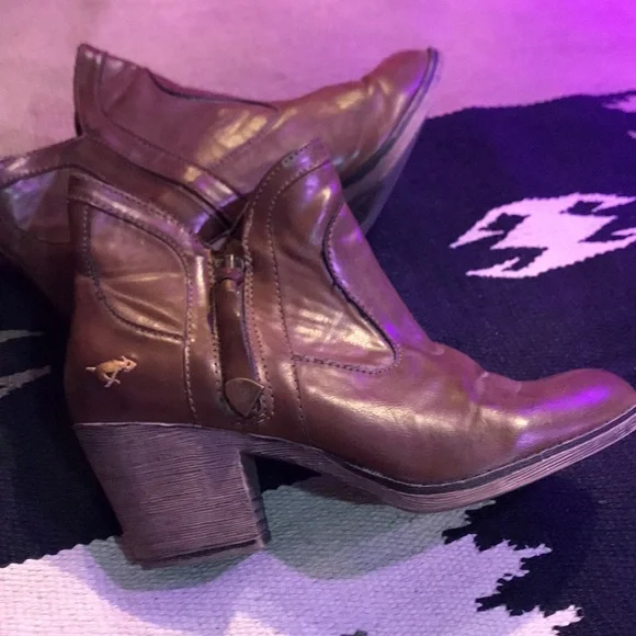 Brown booties with side zip - Picture 3 of 6